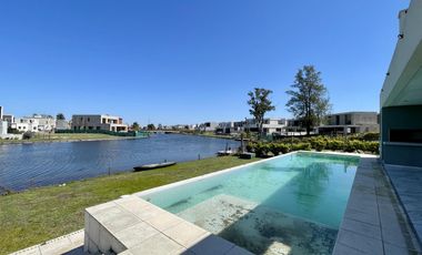 CASA AL LAGO EN LAGUNA GRANDE VILLANUEVA - 6 AMBIENTES