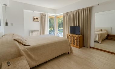 Casa en Los Alamos Club de Campo Ibarlucea Barrio Cerrado 3 Dormitorios