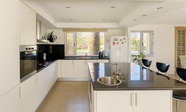 Casa en Los Alamos Club de Campo Ibarlucea Barrio Cerrado 3 Dormitorios