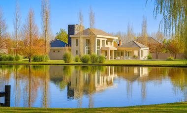 Casa en Los Alamos Club de Campo Ibarlucea Barrio Cerrado 3 Dormitorios