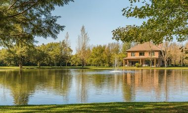 Casa en Los Alamos Club de Campo Ibarlucea Barrio Cerrado 3 Dormitorios