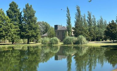 Casa en Los Alamos Club de Campo Ibarlucea Barrio Cerrado 3 Dormitorios