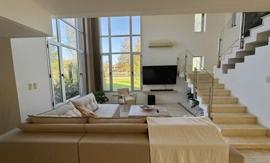 Casa en Los Alamos Club de Campo Ibarlucea Barrio Cerrado 3 Dormitorios