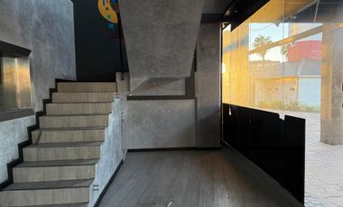 Local en venta al río. Bahía Grande. Nordelta-