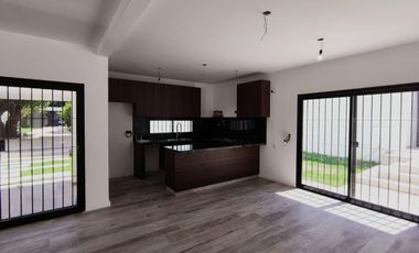 Casa a ESTRENAR en B° Lasalle / Quintas de Arguello con pileta