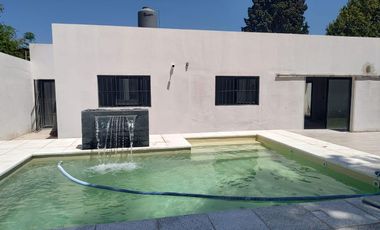 Casa a ESTRENAR en B° Lasalle / Quintas de Arguello con pileta