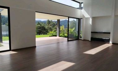 VENTA DE CASA EN EL RETIRO FIZEBAD, PARA ESTRENAR DE UN NIVEL.