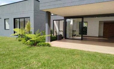 VENTA DE CASA EN EL RETIRO FIZEBAD, PARA ESTRENAR DE UN NIVEL.