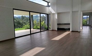 VENTA DE CASA EN EL RETIRO FIZEBAD, PARA ESTRENAR DE UN NIVEL.