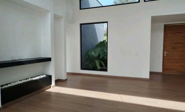 VENTA DE CASA EN EL RETIRO FIZEBAD, PARA ESTRENAR DE UN NIVEL.