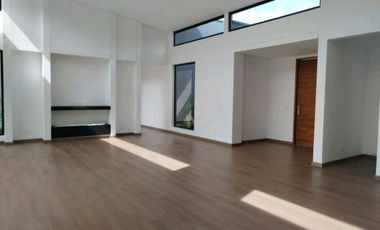 VENTA DE CASA EN EL RETIRO FIZEBAD, PARA ESTRENAR DE UN NIVEL.