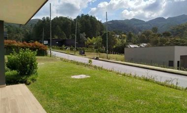 VENTA DE CASA EN EL RETIRO FIZEBAD, PARA ESTRENAR DE UN NIVEL.