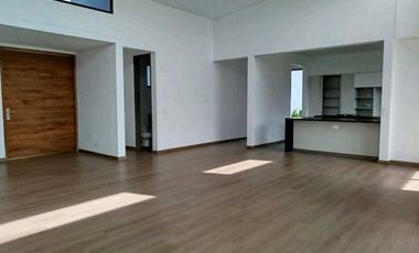 VENTA DE CASA EN EL RETIRO FIZEBAD, PARA ESTRENAR DE UN NIVEL.
