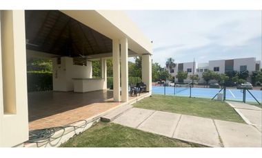 CASA EN EL CONDOMINIO LOS NGELES GIRARDOT