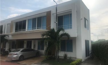 CASA EN EL CONDOMINIO LOS NGELES GIRARDOT