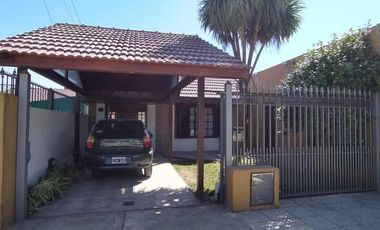 Chalet 4 ambientes con quincho