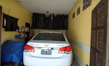 Chalet 4 ambientes con quincho