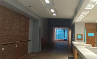 ALQUILER DE IMPECABLE LOCAL GASTRONOMICO