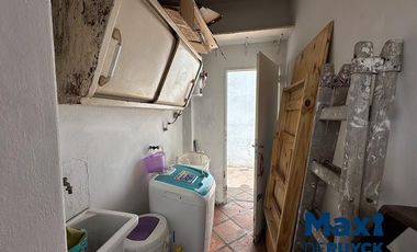 Casa tipo PH al frente, a pasos de la estación Don Bosco