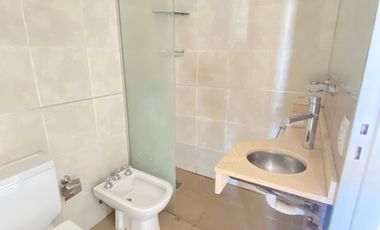 Departamento 2 dormitorios c/ balcón, cochera disponible  y terraza con asadores!