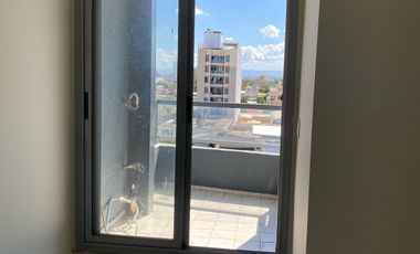 Departamento 2 dormitorios c/ balcón, cochera disponible  y terraza con asadores!