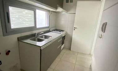 Departamento 2 dormitorios c/ balcón, cochera disponible  y terraza con asadores!