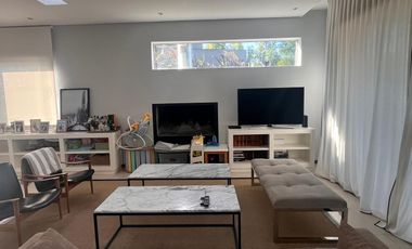 Casa en alquiler en  El Encuentro de 3 dormitorios con laguna