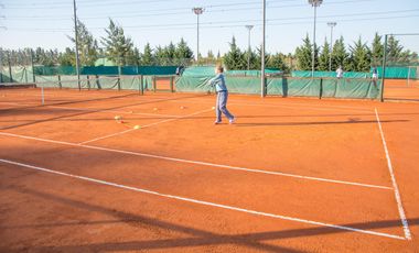 Casa en alquiler en  El Encuentro de 3 dormitorios con laguna