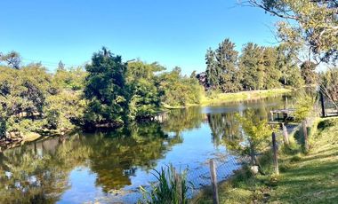 Casa en alquiler en  El Encuentro de 3 dormitorios con laguna