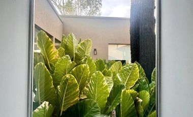 Casa en alquiler en  El Encuentro de 3 dormitorios con laguna