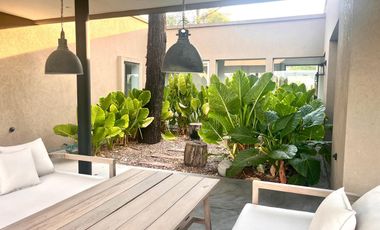 Casa en alquiler en  El Encuentro de 3 dormitorios con laguna