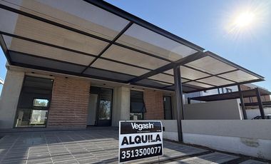 LA CALANDRIA - DUPLEX A ESTRENAR - FRENTE A PLAZA!