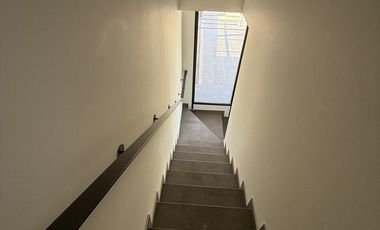 LA CALANDRIA - DUPLEX A ESTRENAR - FRENTE A PLAZA!