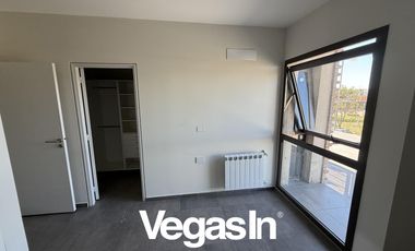 LA CALANDRIA - DUPLEX A ESTRENAR - FRENTE A PLAZA!