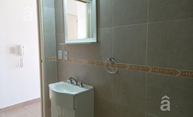 Monoambiente con Cochera en  Alquiler en Villa Ballester-  Excelente ubicación