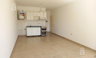 Monoambiente con Cochera en  Alquiler en Villa Ballester-  Excelente ubicación