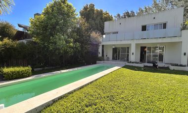 Casa en Venta con Piscina en Ranelagh Golf Club