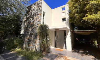 Casa en Venta con Piscina en Ranelagh Golf Club