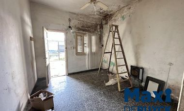 Casa 3 ambientes a reciclar, Quilmes Sur