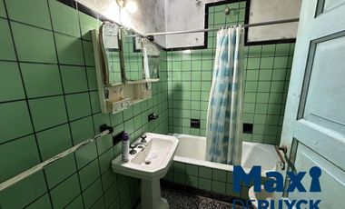 Casa 3 ambientes a reciclar, Quilmes Sur