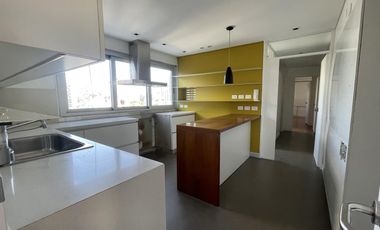 Departamento Venta o Alquiler  de 4 ambientes – Piso Alto – Edificio Panedile