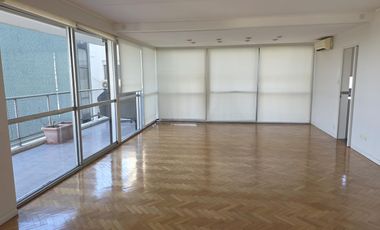 Departamento Venta o Alquiler  de 4 ambientes – Piso Alto – Edificio Panedile
