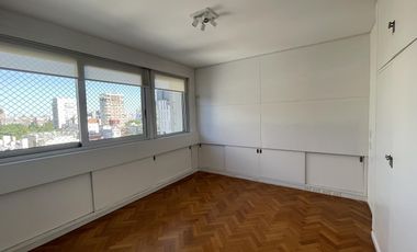 Departamento Venta o Alquiler  de 4 ambientes – Piso Alto – Edificio Panedile