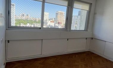 Departamento Venta o Alquiler  de 4 ambientes – Piso Alto – Edificio Panedile