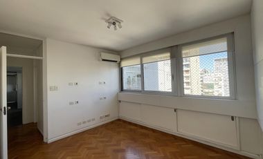 Departamento Venta o Alquiler  de 4 ambientes – Piso Alto – Edificio Panedile