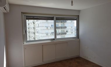 Departamento Venta o Alquiler  de 4 ambientes – Piso Alto – Edificio Panedile