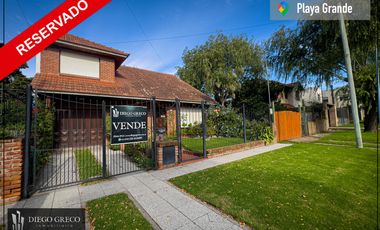 Chalet apto crédito en Colinas de Peralta Ramos