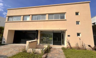 Casa en Village Del Parque