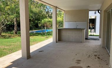 Propiedad a estrenar con Piscina en Fincas de Hudson