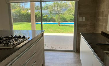 Propiedad a estrenar con Piscina en Fincas de Hudson